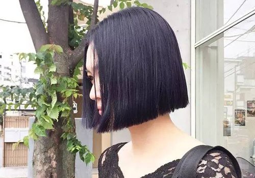 2023年流行的短发发型被女士刷屏 复古风与流行向做短发并不冲突