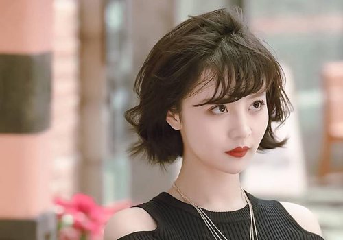 2023年流行的短发发型被女士刷屏 复古风与流行向做短发并不冲突