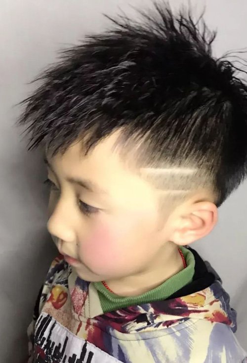 小男孩都有什么的发型 活泼可爱的孩子短头发呈现
