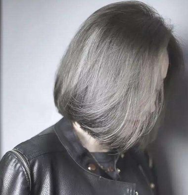 ȾϵɫǮ ɿкڵķɫ