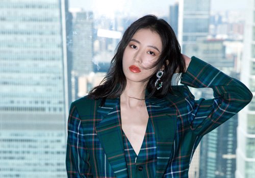 21年女生还流行拉直发吗？当然！过了30岁梳无刘海直发超气质