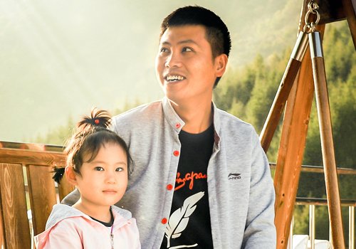 五岁的小女孩儿剪短发怎么扎 儿童简单美丽的扎发应该怎么用短发做