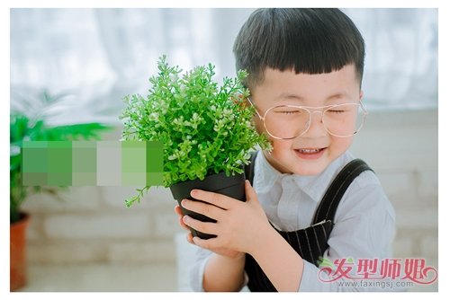 小男孩剪短头发发型图片大全 抢镜呆萌小朋友短直发造型设计