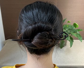 长发女生怎么用簪子盘发髻 女生日常简单复古发簪盘发图解教程