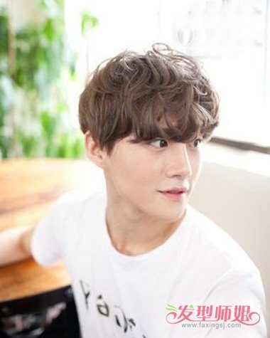 韩式慵懒风卷发打造男神短发合集 助你一臂之力时尚流行烫发系