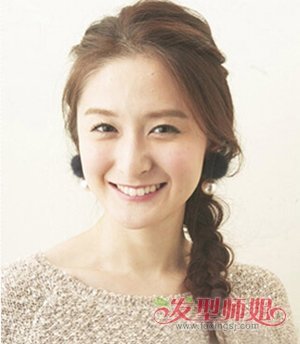 女生编简单的韩式辫子带图解 怎么编制漂亮辫子