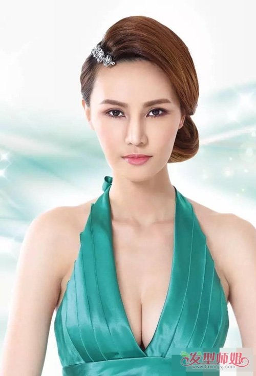 百变甜姐儿范扎盘发一招解决 享受冬日风光的女生扎发造型